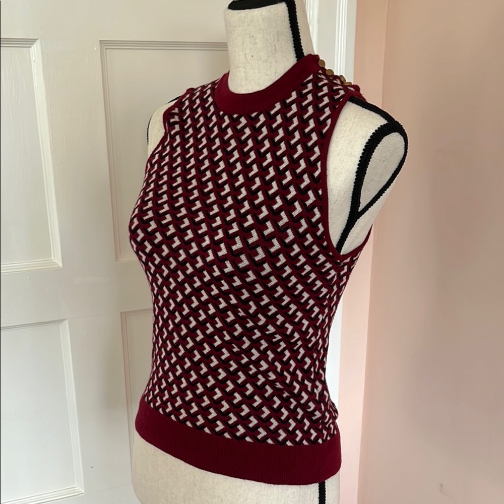 70s/90s chic patterned sweater top w/ gold buttons